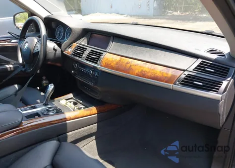 2013 BMW X5 xDrive35I/xDrive35I Premium/xDrive35I Sport Activity z USA, uszkodzony, nr VIN 5UXZV4C50D0B20525